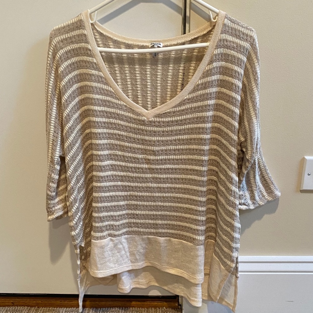 Lightweight v neck sweater from Splendid